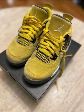 Jordan Retro 4 “Lightning” Preschool Sneakers